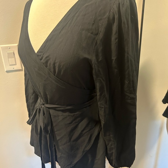 LOFT wrap top - Picture 2 of 7